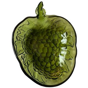 Vintage: Grape Design Green Glass Fruit Bowl Large 🍇